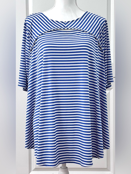 Chico's Tops - Chico's Blue and White Striped XL (3) Short Sleeve Stretch Keyhole Front Tunic